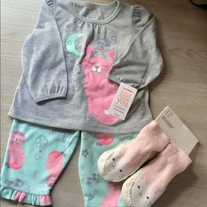 Baby girl sleepwear 12m & moccasins!! Bundle